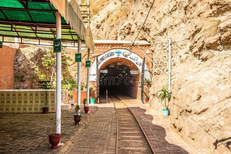 Khewra Pakistan February View Entrance To Khewra Salt Mine Khewra Salt Mine Worlds Second Largest Salt Mine