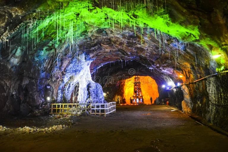 Magical Inside View Khewra Salt Mine Magical Inside View Khewra Salt Mine Khewra Salt Mine Located Khewra North